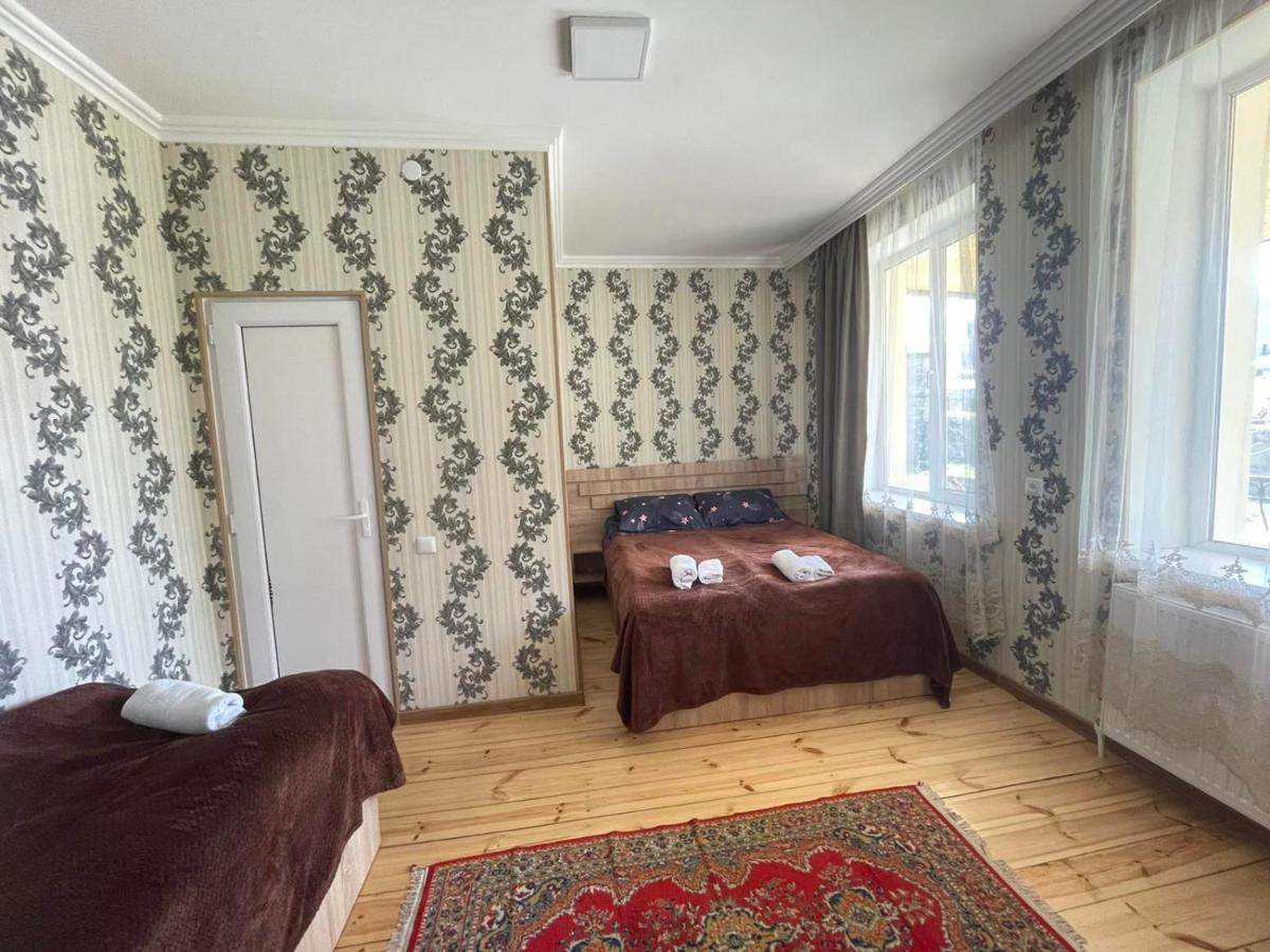 Cozy Hotel Kazbegi Quarto foto
