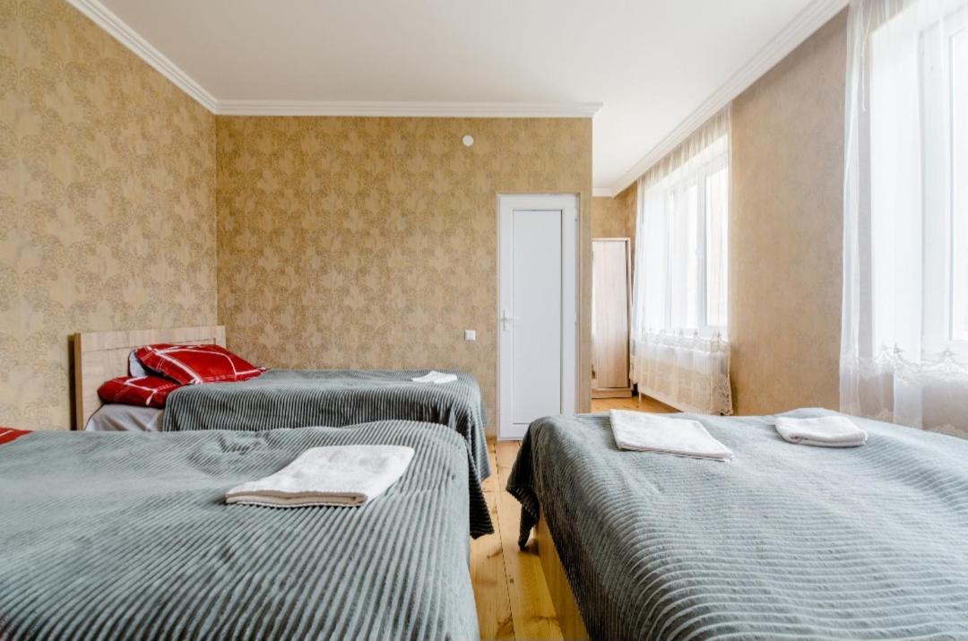Cozy Hotel Kazbegi Quarto foto
